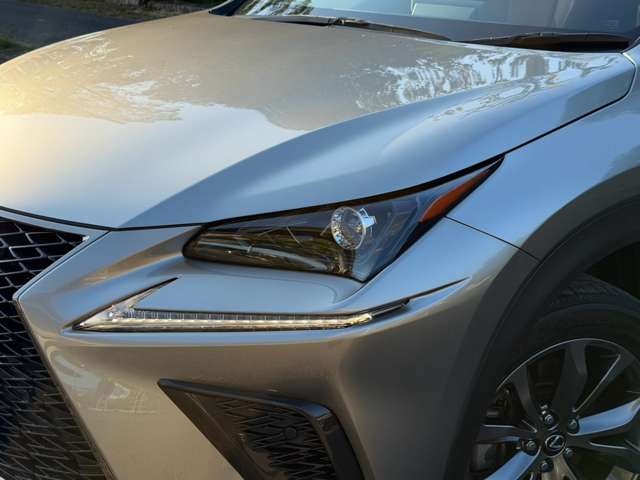Lexus NX 8