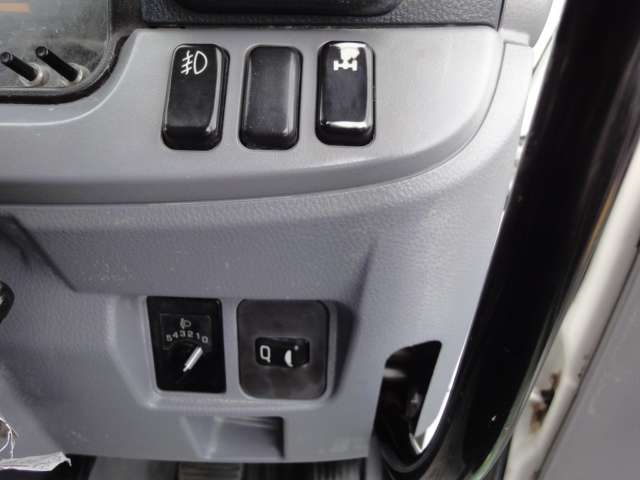 Mitsubishi Fuso Canter 9