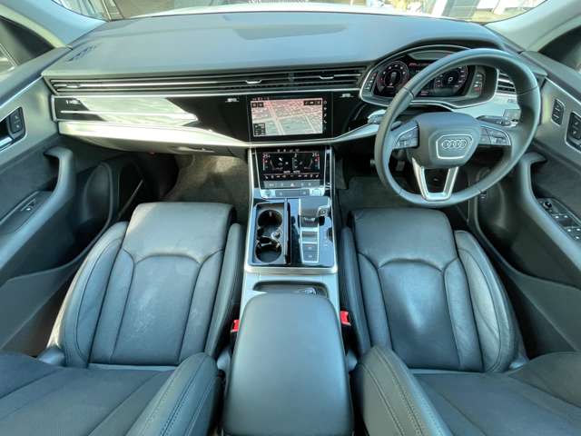 Audi Q8 6