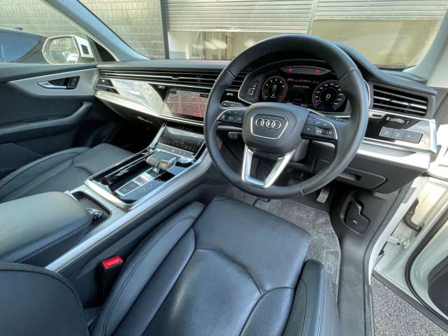 Audi Q8 8