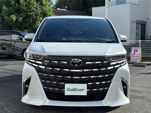 Toyota Alphard 4