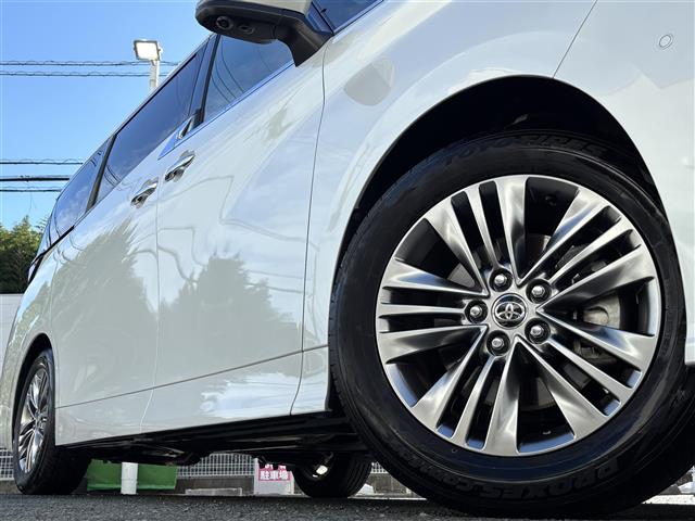 Toyota Alphard 8