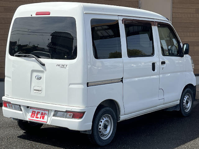 Daihatsu Hijet Cargo 4