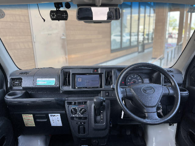 Daihatsu Hijet Cargo 6