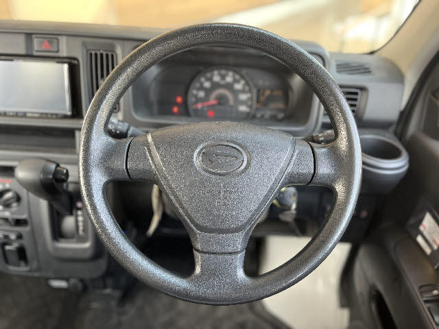 Daihatsu Hijet Cargo 7