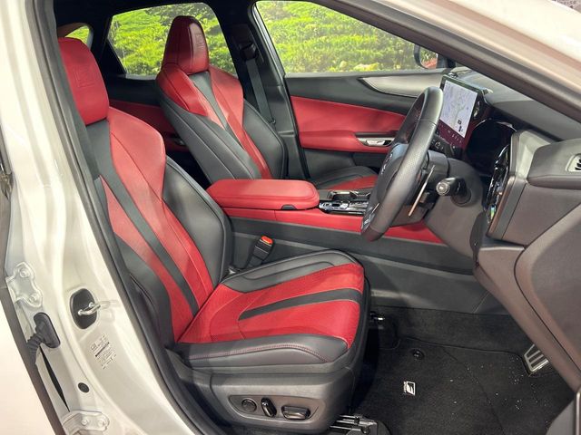 Lexus NX 8