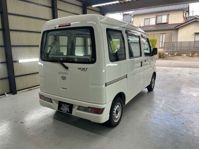 Daihatsu Hijet Cargo 8