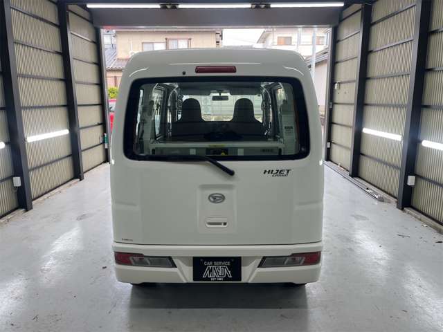 Daihatsu Hijet Cargo 9