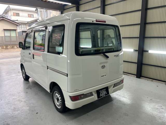 Daihatsu Hijet Cargo 10