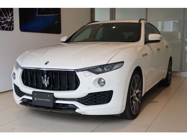 Maserati Levante 8