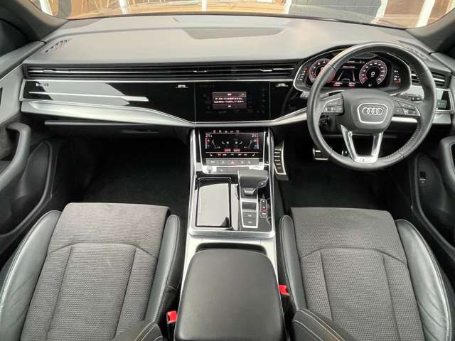 Audi Q8 5