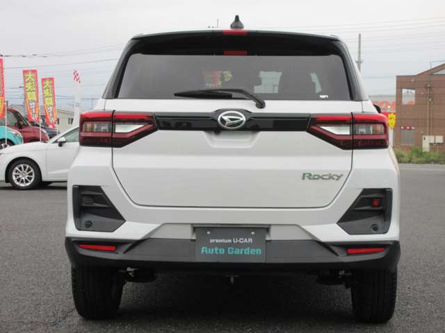 Daihatsu Rocky 4