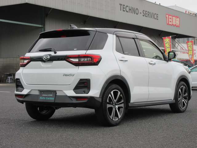 Daihatsu Rocky 5
