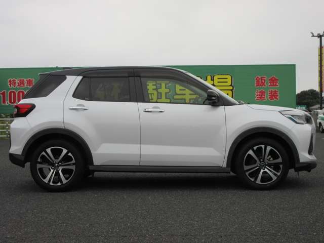 Daihatsu Rocky 6