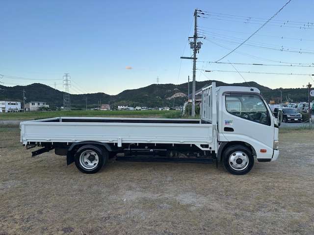 Hino Dutro 12