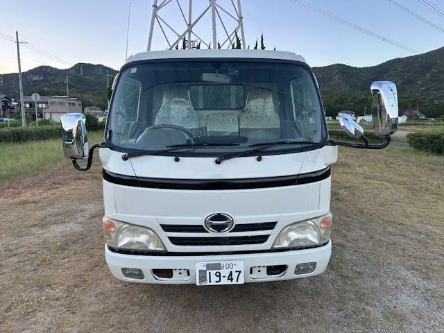 Hino Dutro 2