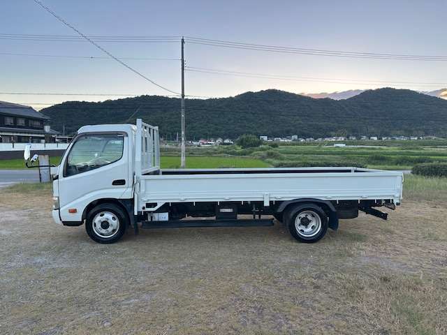 Hino Dutro 4