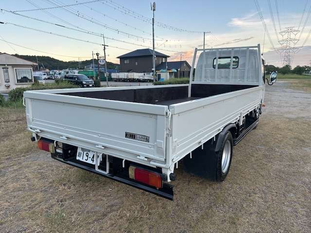 Hino Dutro 9