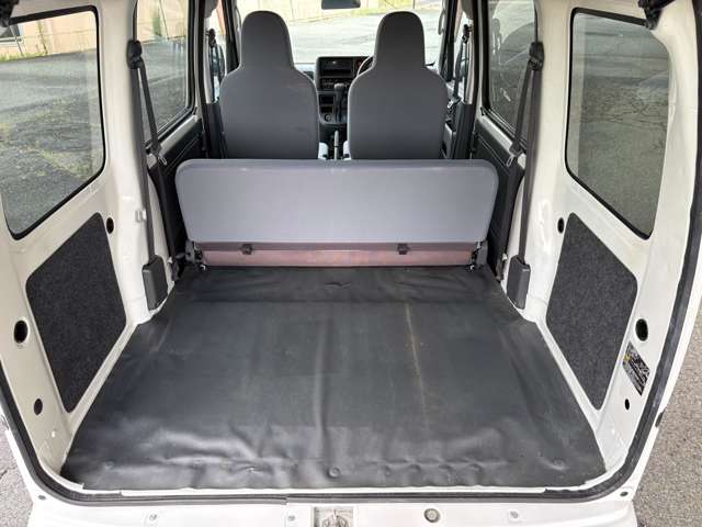 Daihatsu Hijet Cargo 3
