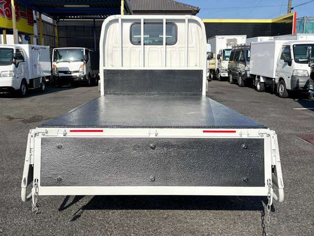 Isuzu Elf 11