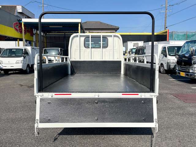 Isuzu Elf 7