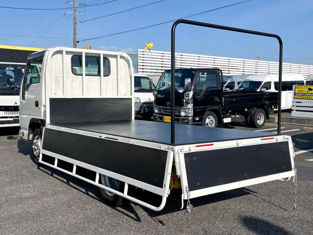 Isuzu Elf 8
