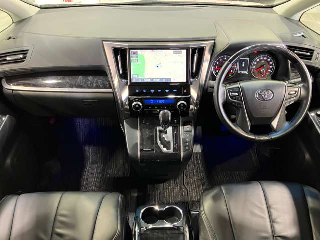 Toyota Vellfire 7