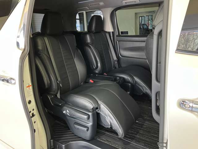 Toyota Vellfire 10