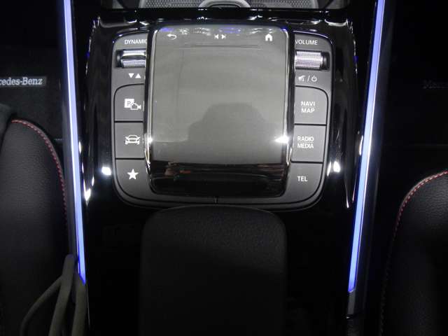 Mercedes-Benz GLA-Class 11