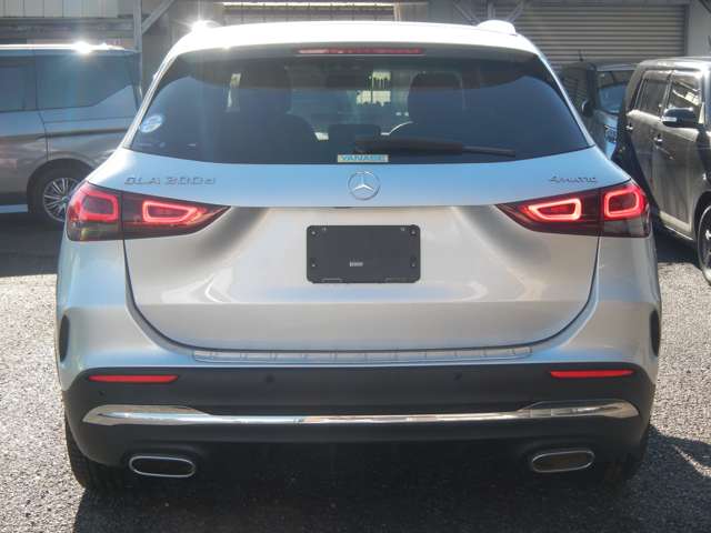 Mercedes-Benz GLA-Class 8