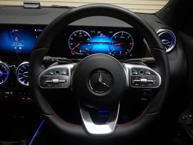 Mercedes-Benz GLA-Class 10