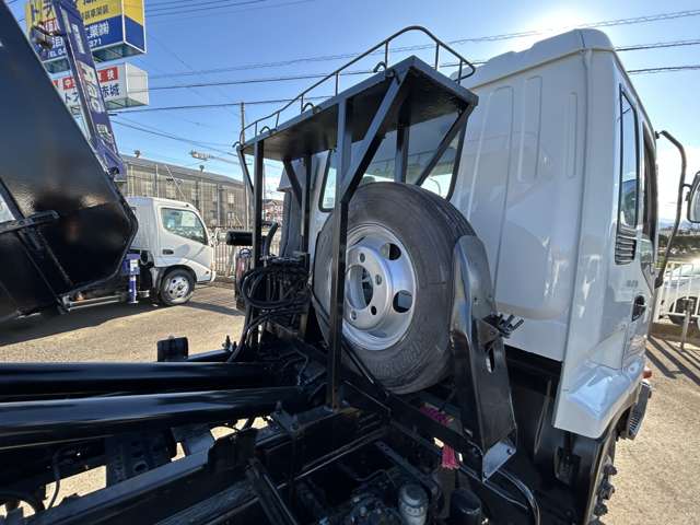 Isuzu Forward 12