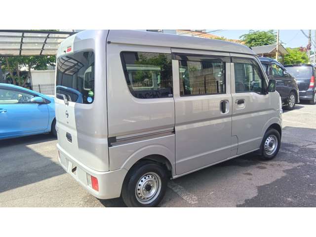 Nissan NV100 Clipper 6