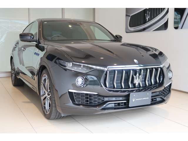 Maserati Levante 8