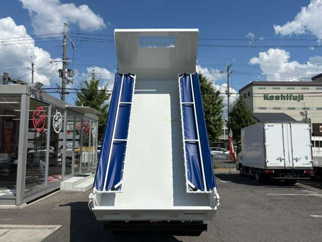 Mitsubishi Fuso Canter 11
