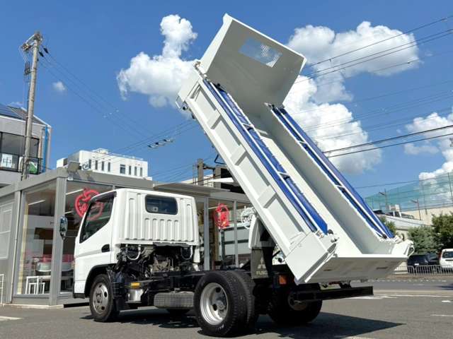 Mitsubishi Fuso Canter 9