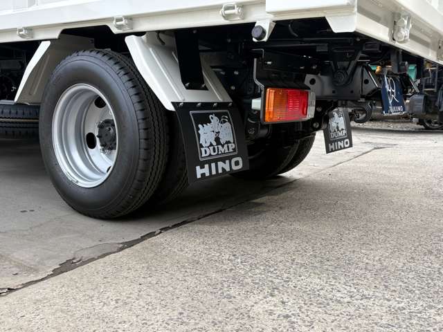 Hino Dutro 11