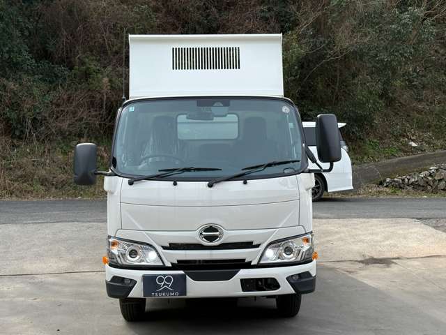 Hino Dutro 4