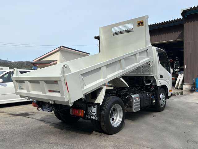 Hino Dutro 6