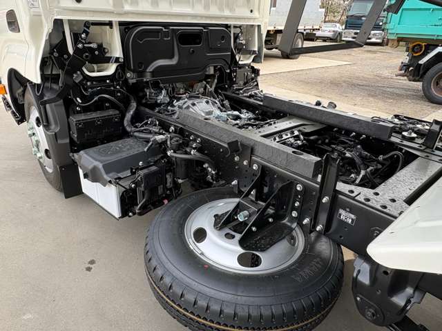 Hino Dutro 9