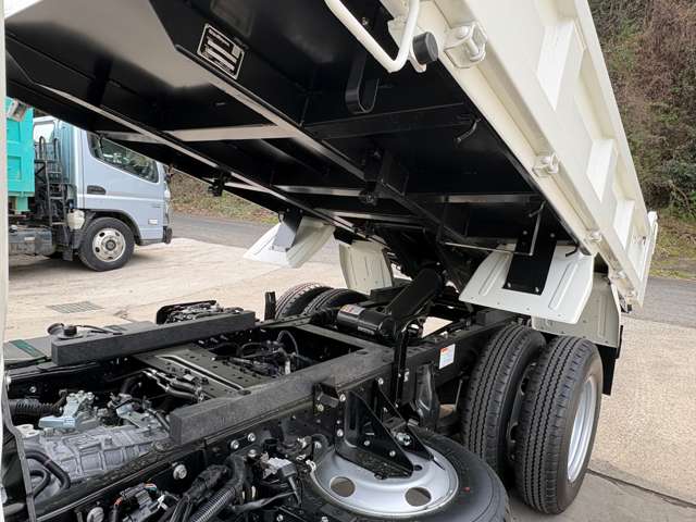 Hino Dutro 10