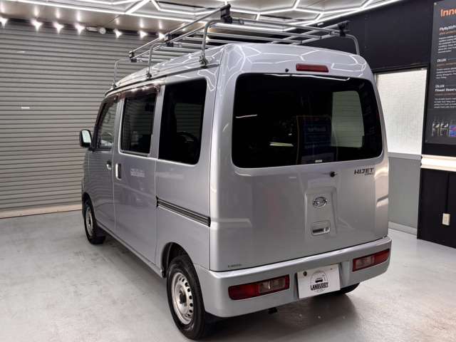 Daihatsu Hijet Cargo 8