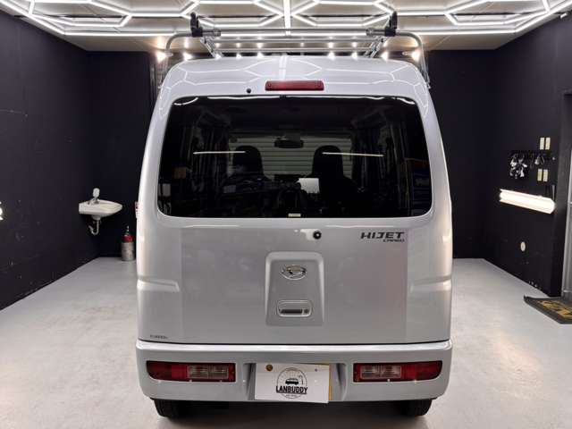 Daihatsu Hijet Cargo 9