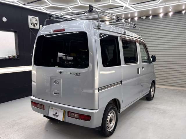 Daihatsu Hijet Cargo 10