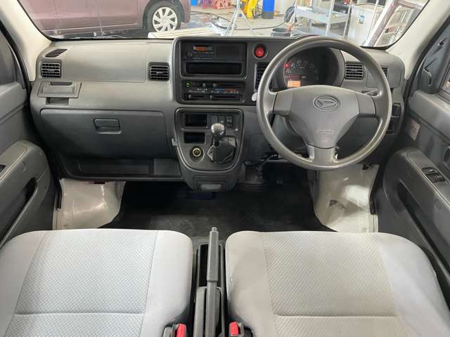 Daihatsu Hijet Cargo 3