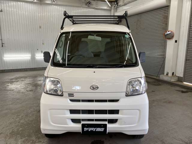 Daihatsu Hijet Cargo 4