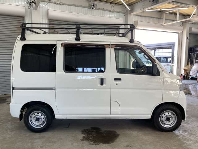 Daihatsu Hijet Cargo 6