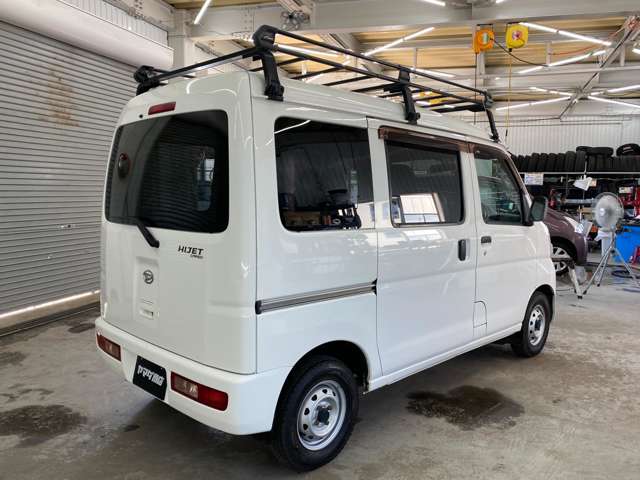 Daihatsu Hijet Cargo 7