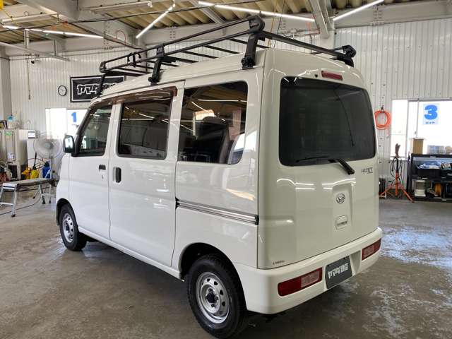 Daihatsu Hijet Cargo 9