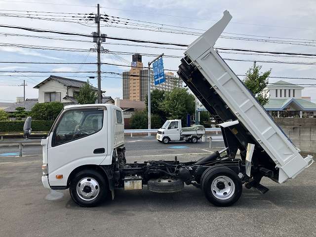 Hino Dutro 11